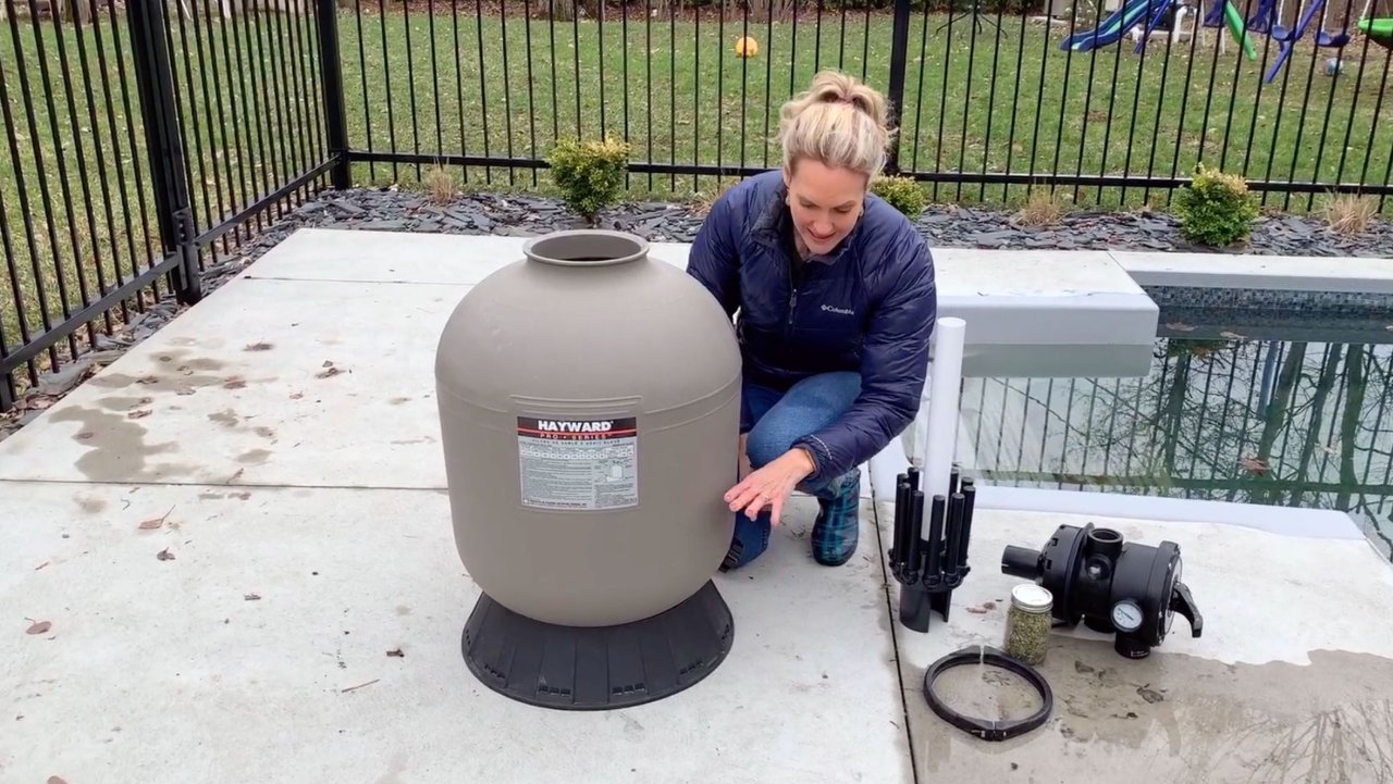 How to change the filtration sand or glass grain of a sand filter