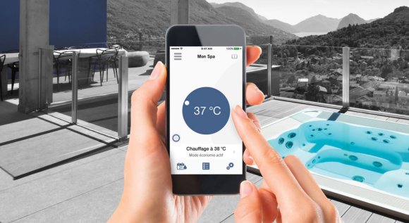 Easily control your spa from a distance at all time with In.touch2